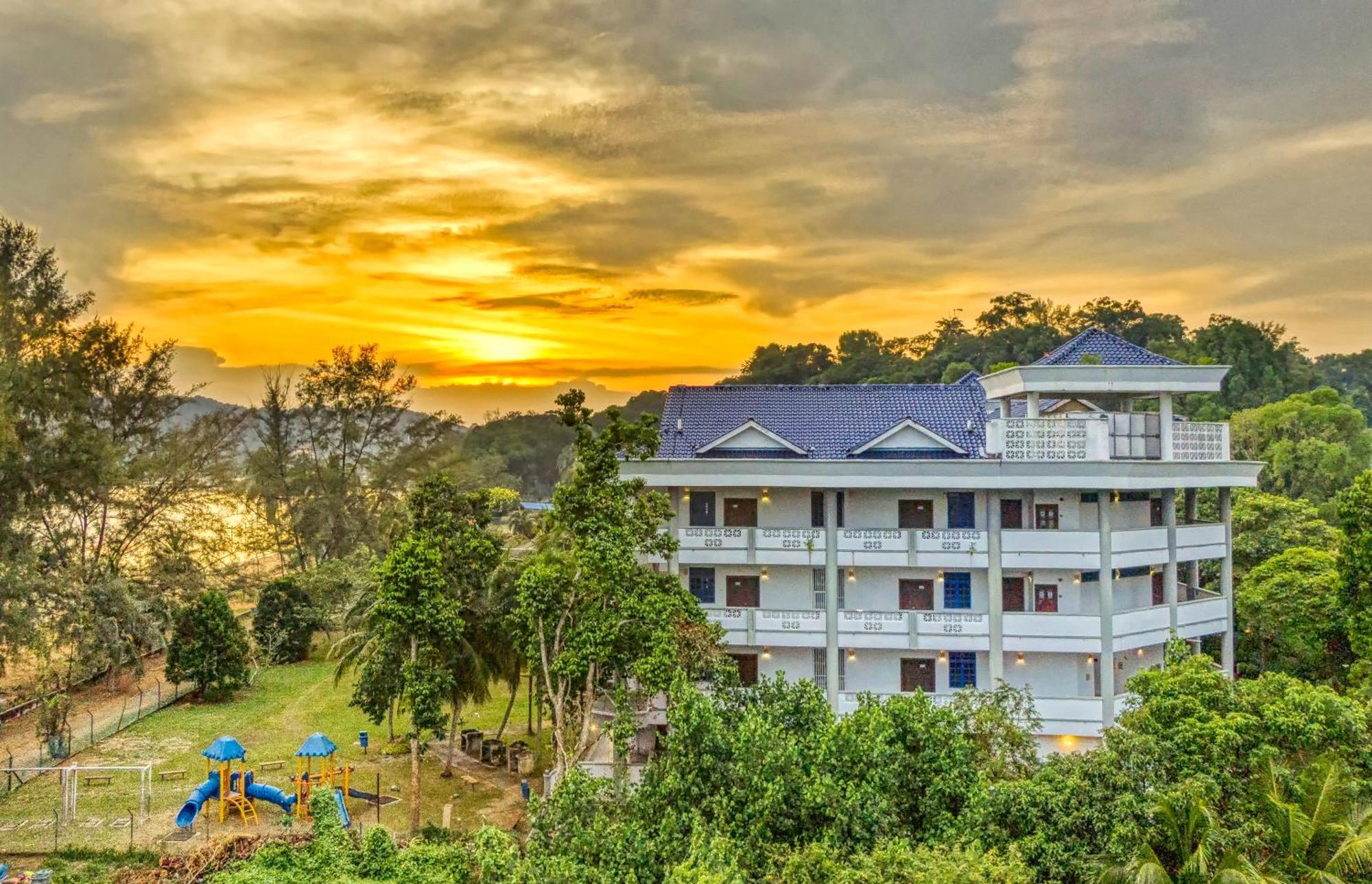 Long Sands Port Dickson Porto Dickson Exterior foto